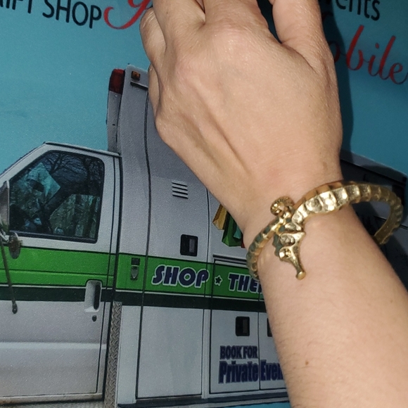 Vintage Seahorse Bangle Bracelet #22 - Picture 3 of 7